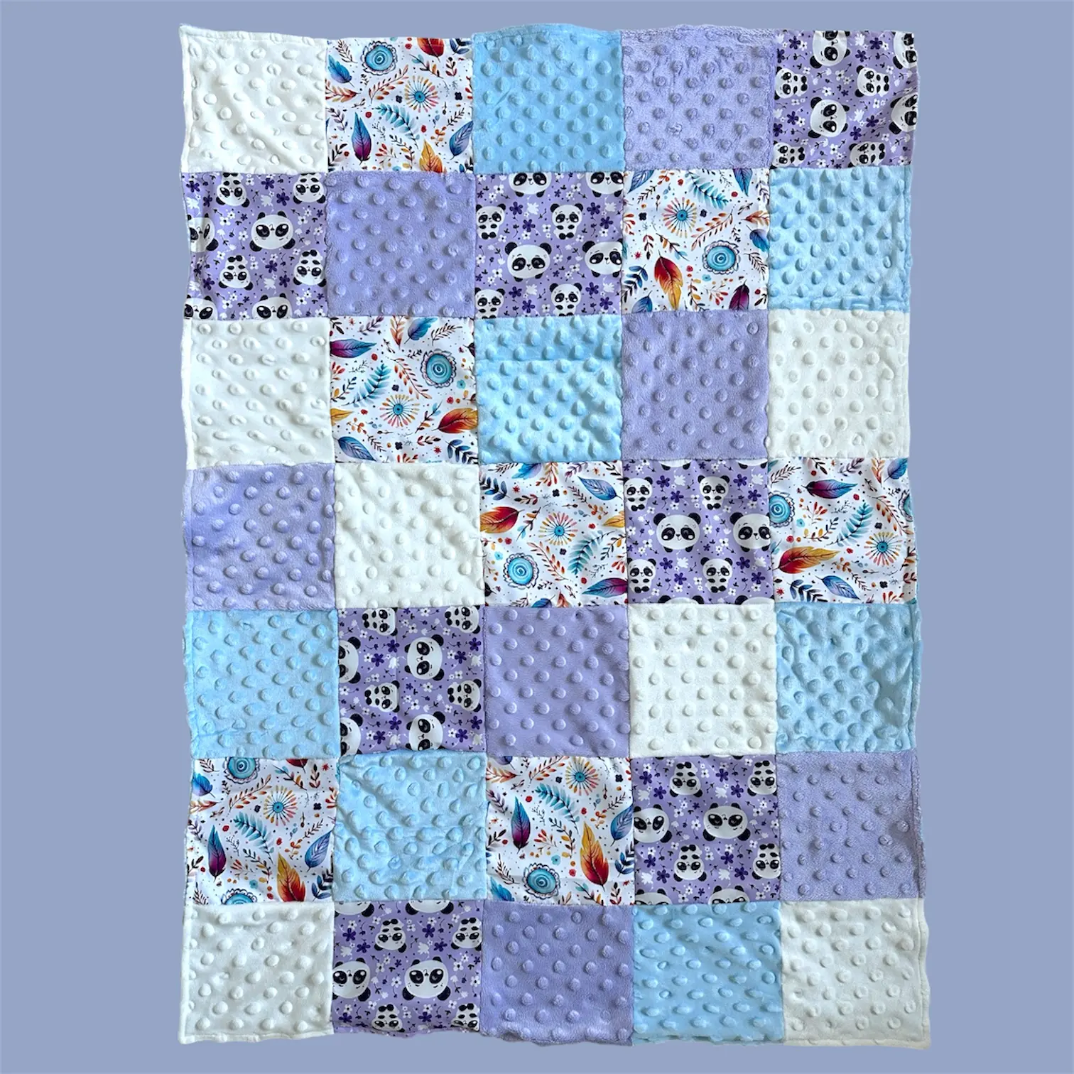 Couverture patchwork panda violet et bleu
